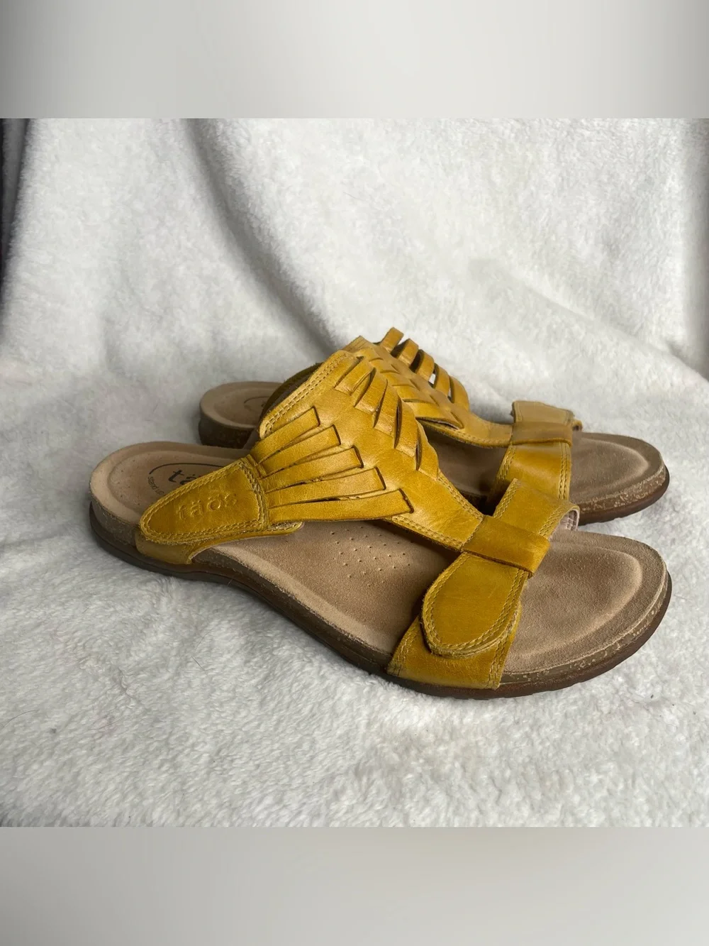 Taos Wonder Slide Yellow Mustard Leather Sandals Women Size 8 Comfort